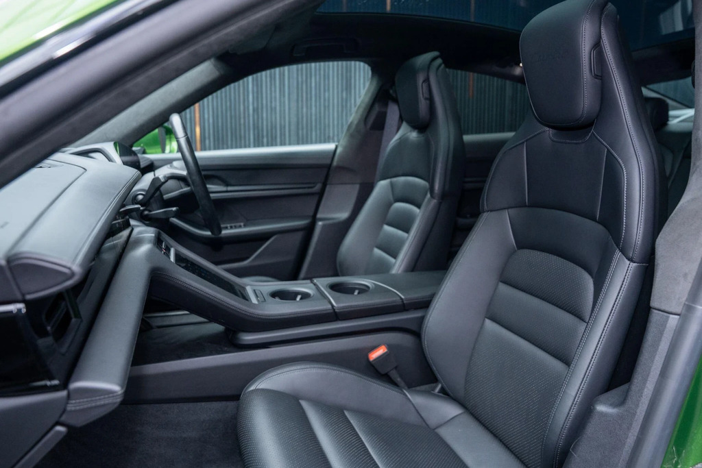 Porsche Taycan Saloon Grey #37