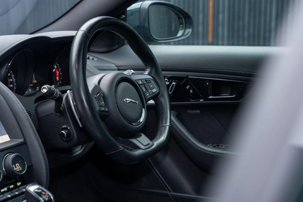 Jaguar F-Type 3.0 380 Supercharged V6 R-dynamic Grey #32