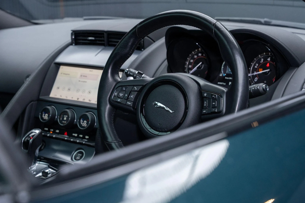 Jaguar F-Type 3.0 380 Supercharged V6 R-dynamic Grey #37