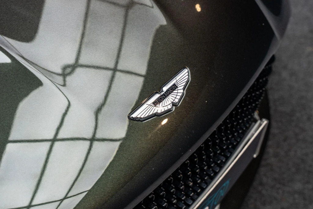 Aston Martin DBS Dbs Superleggera V12 Green #31
