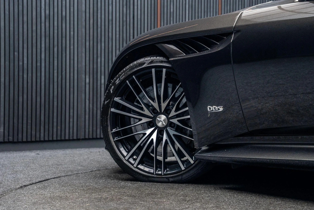 Aston Martin DBS Dbs Superleggera V12 Green #15