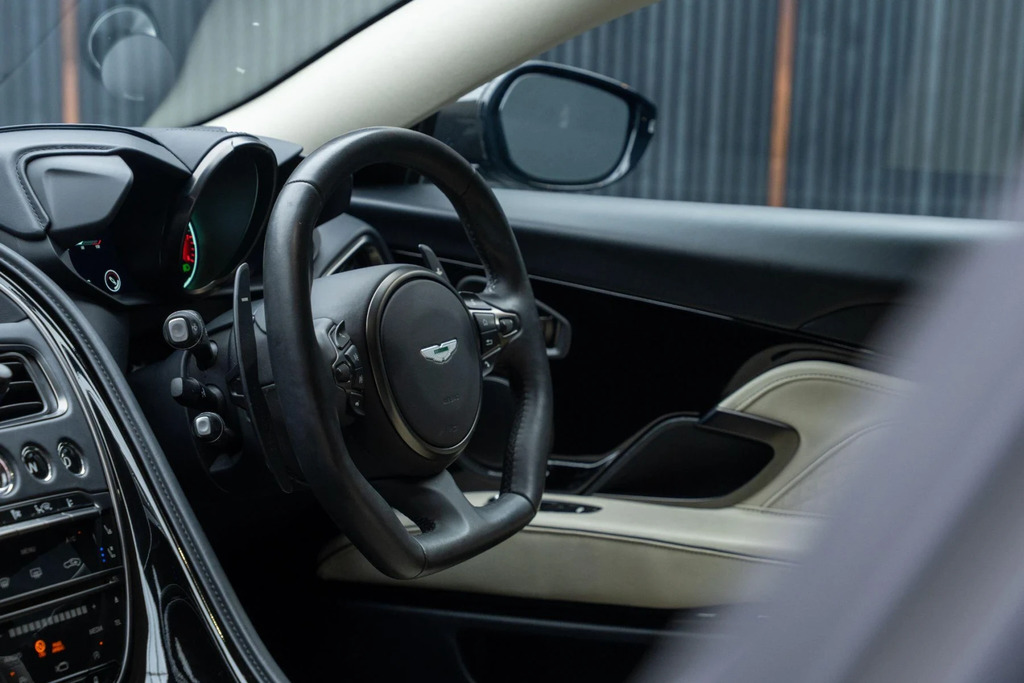 Aston Martin DBS Dbs Superleggera V12 Green #41