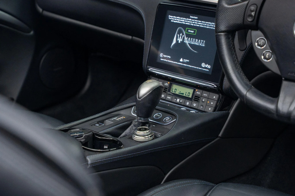 Maserati GranCabrio 4.7L Mc Red #31