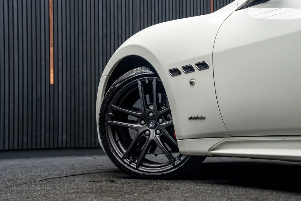 Maserati GranCabrio 4.7L Mc Red #17