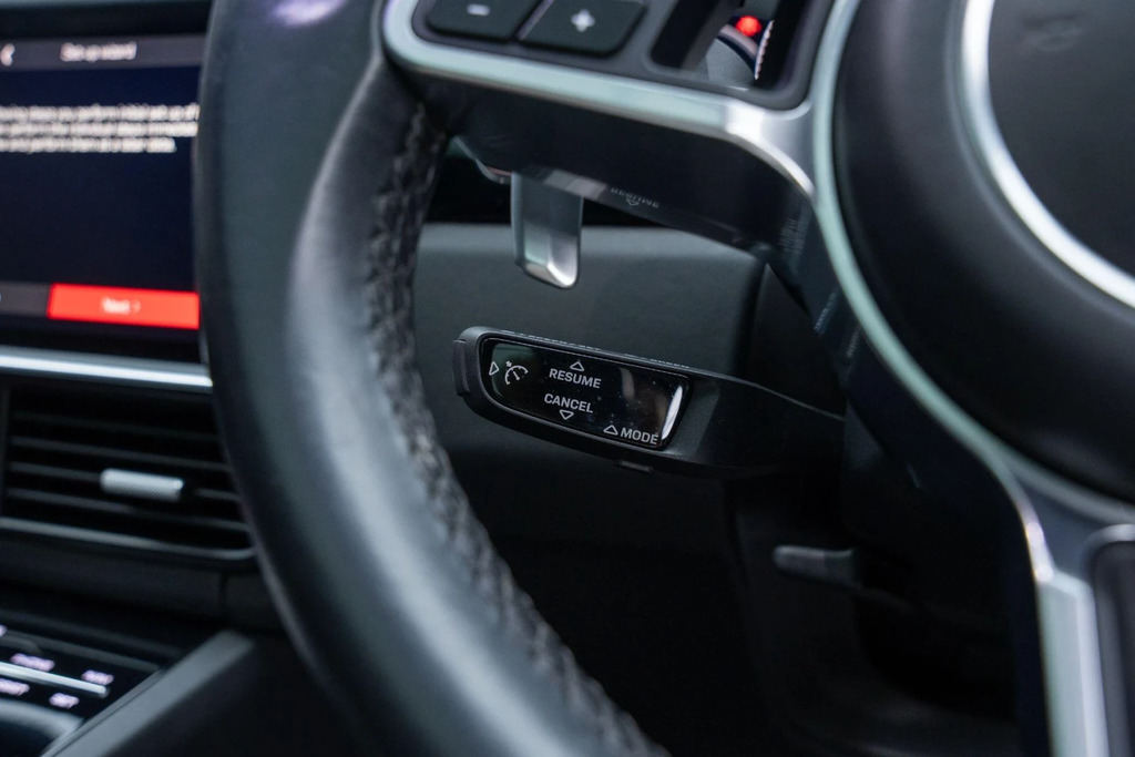 Porsche Cayenne Turbo Tiptronic S 5 Seat Black #16