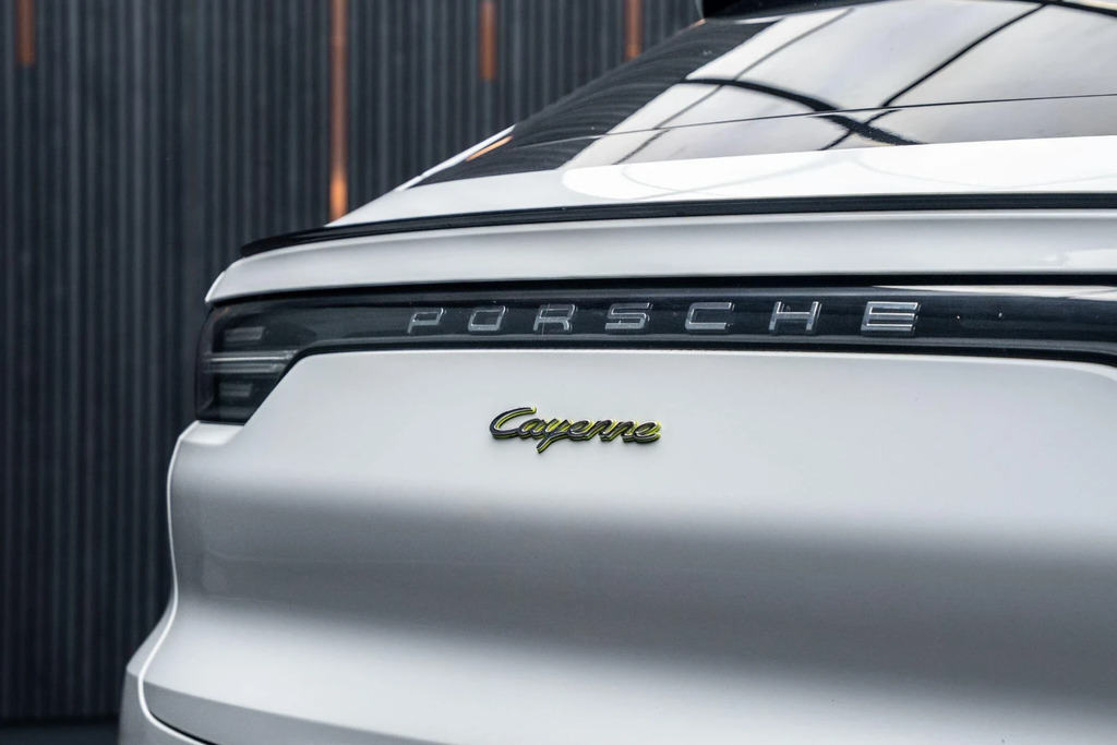 Porsche Cayenne Turbo Tiptronic S 5 Seat Black #23