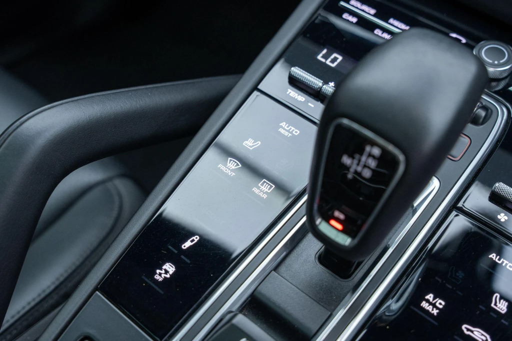 Porsche Cayenne Turbo Tiptronic S 5 Seat Black #26