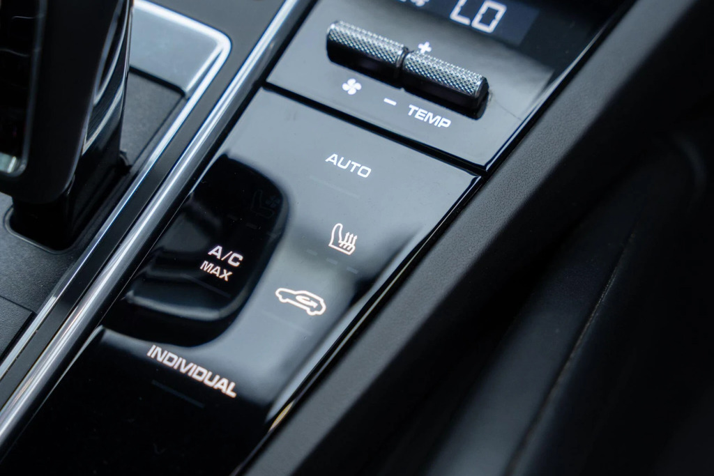 Porsche Cayenne Turbo Tiptronic S 5 Seat Black #34