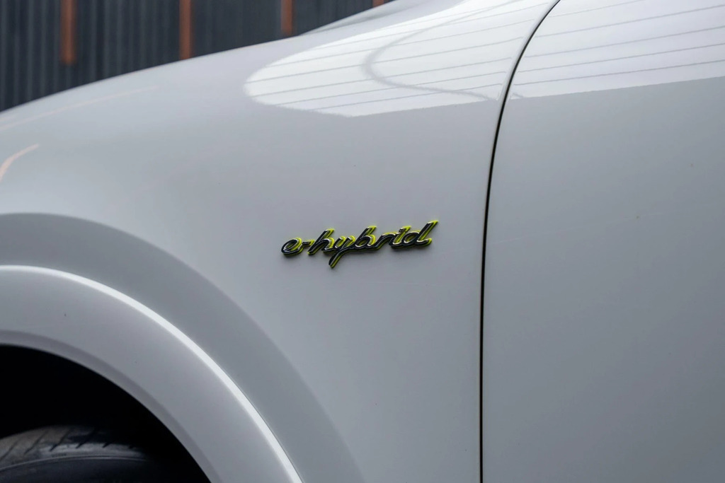 Porsche Cayenne Turbo Tiptronic S 5 Seat Black #25