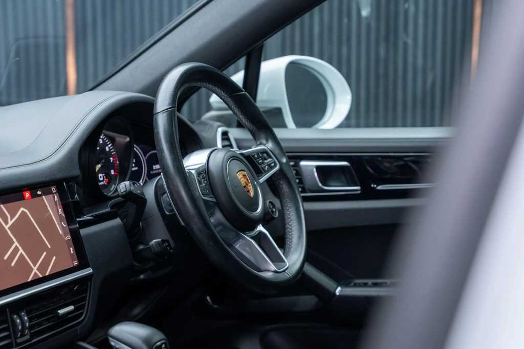 Porsche Cayenne Turbo Tiptronic S 5 Seat Black #41