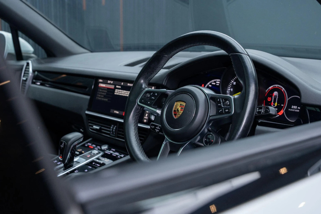 Porsche Cayenne Turbo Tiptronic S 5 Seat Black #38