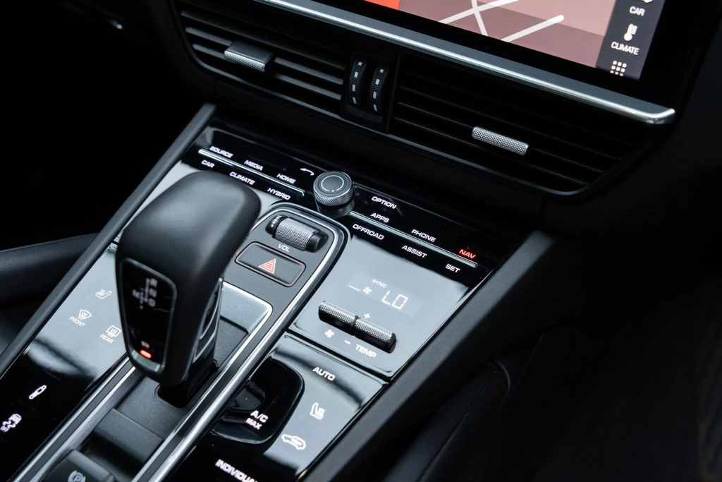 Porsche Cayenne Turbo Tiptronic S 5 Seat Black #30