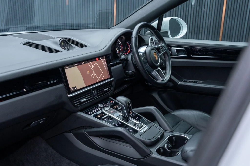 Porsche Cayenne Turbo Tiptronic S 5 Seat Black #40