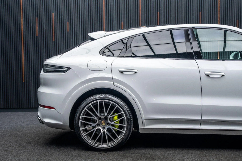 Porsche Cayenne Turbo Tiptronic S 5 Seat Black #17