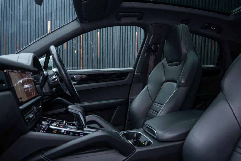 Porsche Cayenne Turbo Tiptronic S 5 Seat Black #39