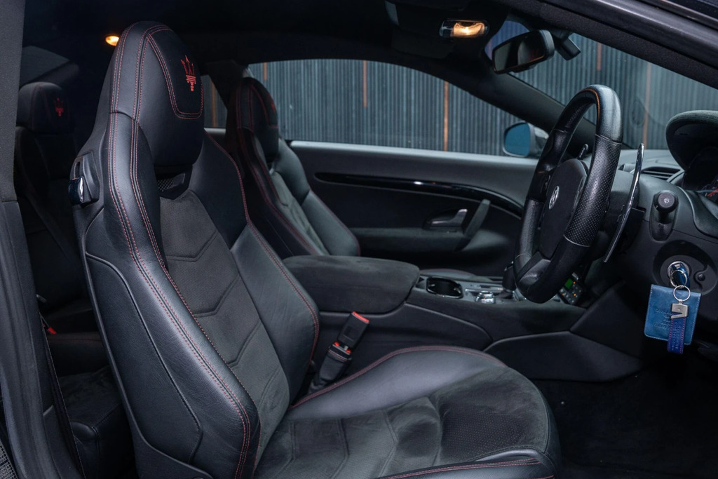 Maserati GranTurismo 4.7 V8 Mc Euro 6 Black #2