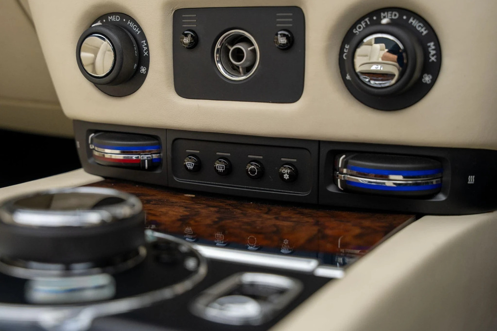 Rolls-Royce Dawn 6.6 V12 Convertible Euro 6 563 Bh Blue #24