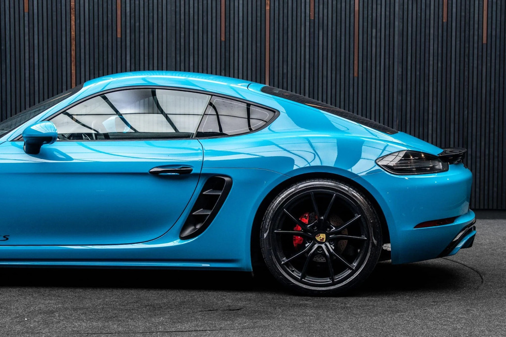 Porsche 718 Cayman 4.0 Gt4 Yellow #16