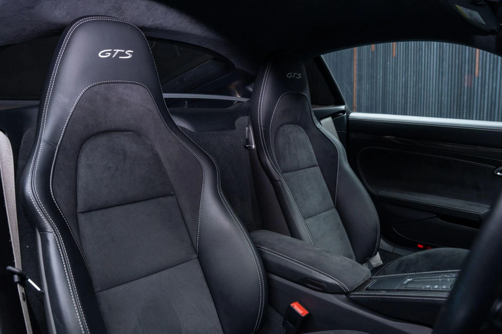 Porsche 718 Cayman 4.0 Gt4 Yellow #11