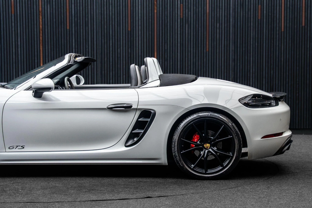 Porsche 718 Boxster 718 Boxster S-a Silver #16