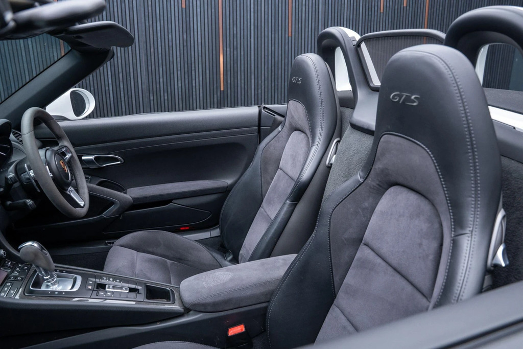 Porsche 718 Boxster 718 Boxster S-a Silver #38