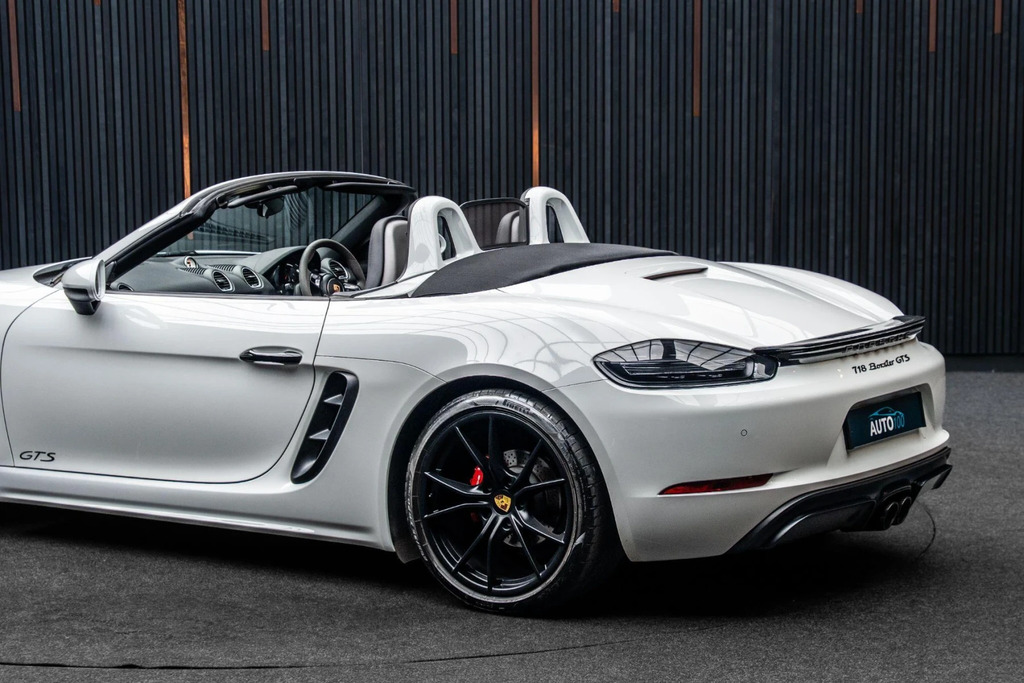 Porsche 718 Boxster 718 Boxster S-a Silver #18