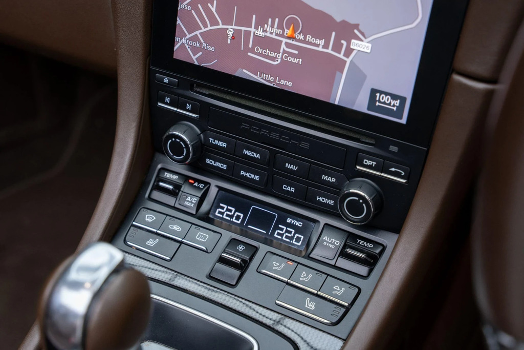 Porsche 911 T 991 Carrera T Silver #32