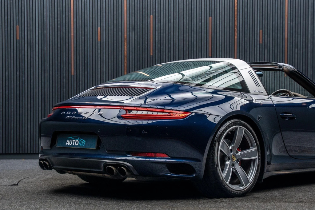 Porsche 911 T 991 Carrera T Silver #25