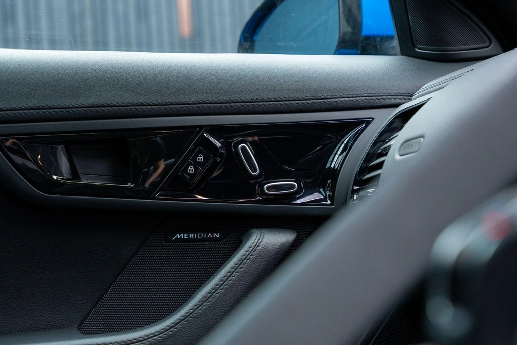 Jaguar F-Type 5.0 V8 R-dynamic Euro 6 2-Door  #28