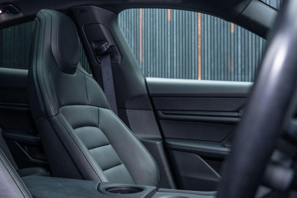 Porsche Taycan Performance Plus 93.4Kwh Saloon Grey #29