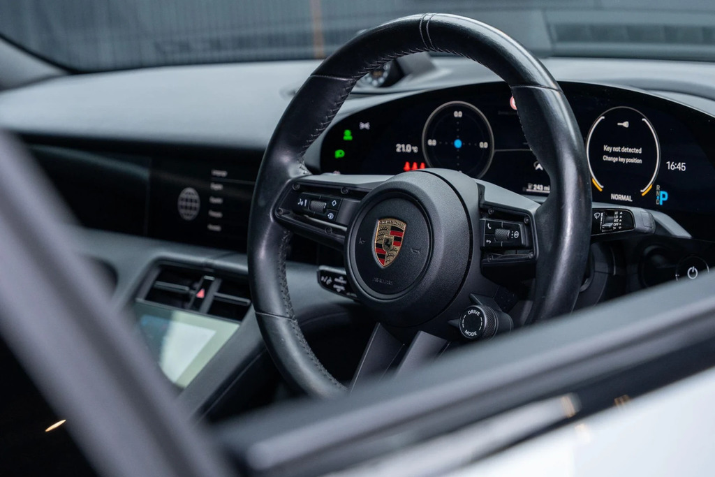 Porsche Taycan Performance Plus 93.4Kwh Saloon Grey #35