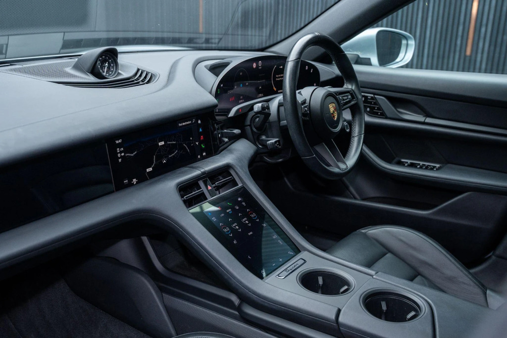 Porsche Taycan Performance Plus 93.4Kwh Saloon Grey #38