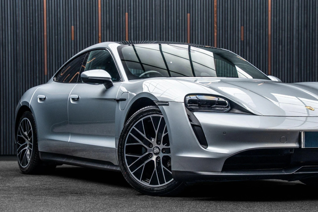 Porsche Taycan Performance Plus 93.4Kwh Saloon Grey #7