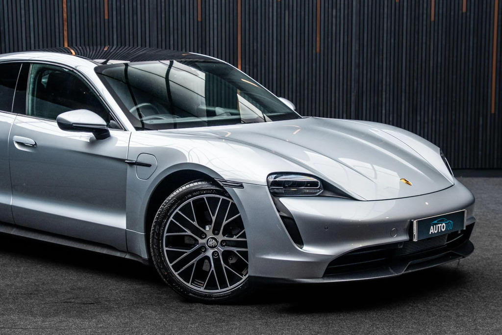Porsche Taycan Performance Plus 93.4Kwh Saloon Grey #9