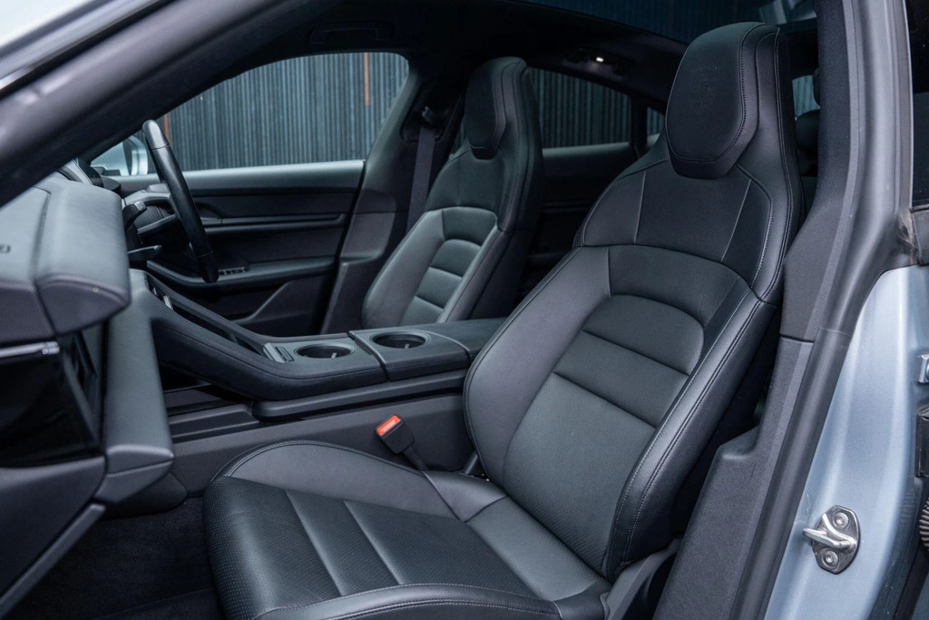 Porsche Taycan Performance Plus 93.4Kwh Saloon Grey #33