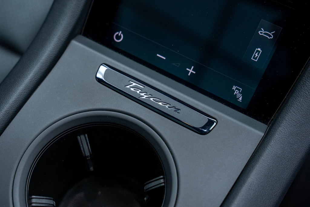 Porsche Taycan Performance Plus 93.4Kwh Saloon Grey #30