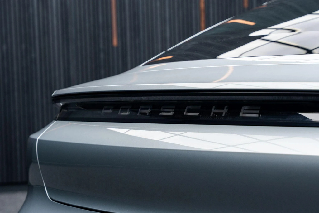 Porsche Taycan Performance Plus 93.4Kwh Saloon Grey #25