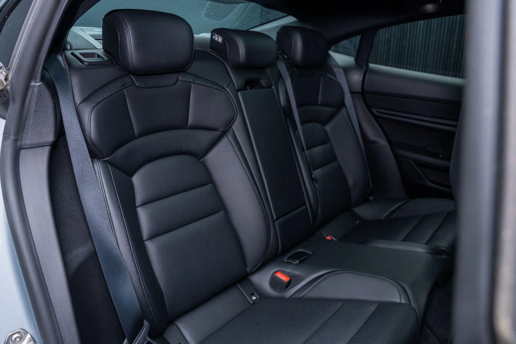 Porsche Taycan Performance Plus 93.4Kwh Saloon Grey #14