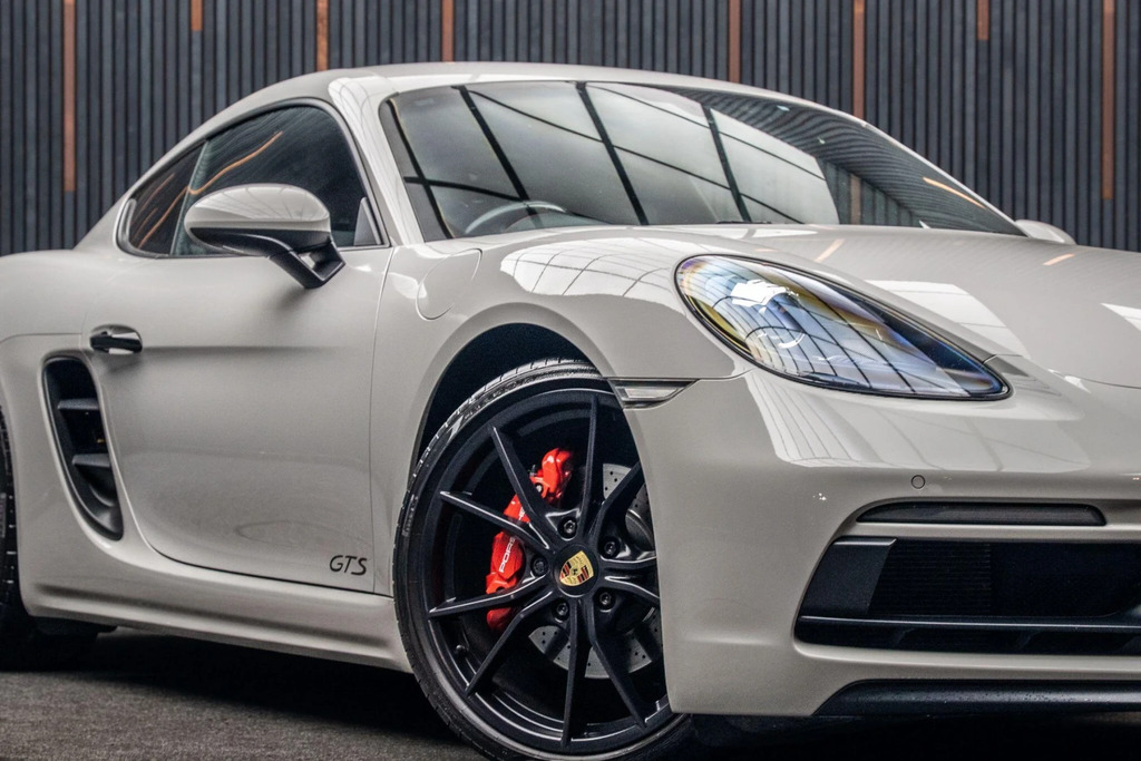 Porsche 718 Cayman Cayman S S-a Silver #7