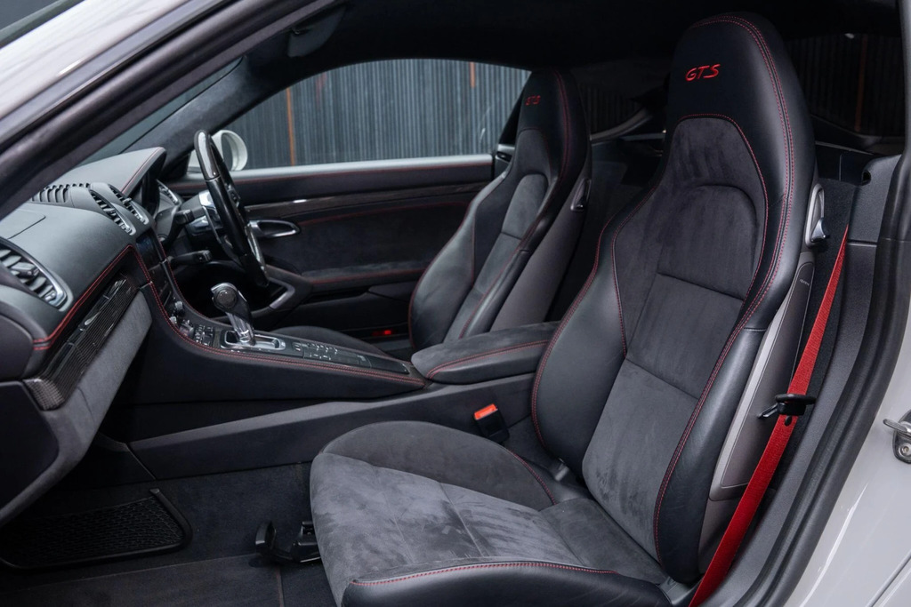 Porsche 718 Cayman Cayman S S-a Silver #32