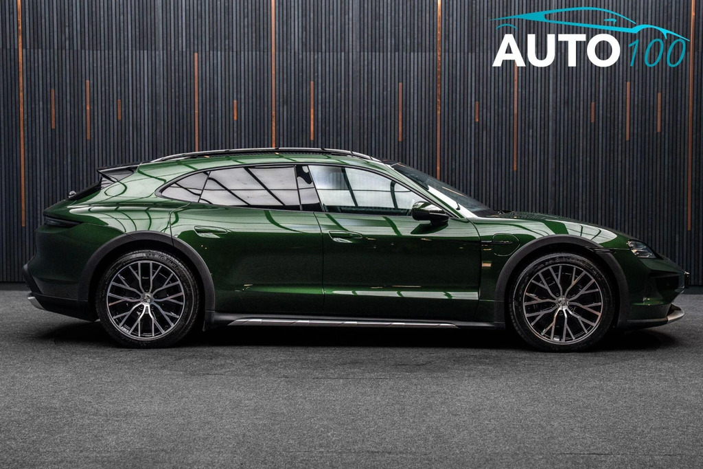 Porsche Taycan Turbo 2024 Green #11