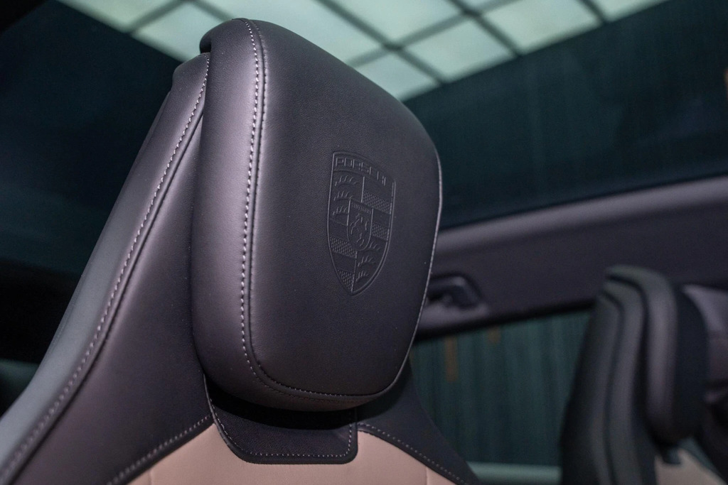 Porsche Taycan Turbo 2024 Green #30