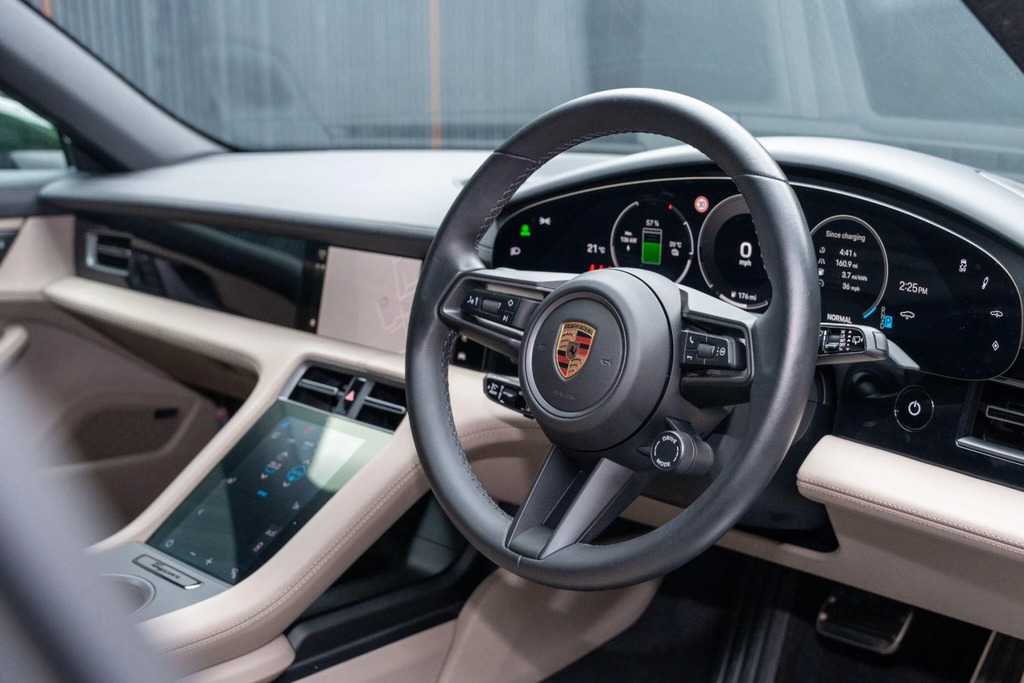 Porsche Taycan Turbo 2024 Green #26