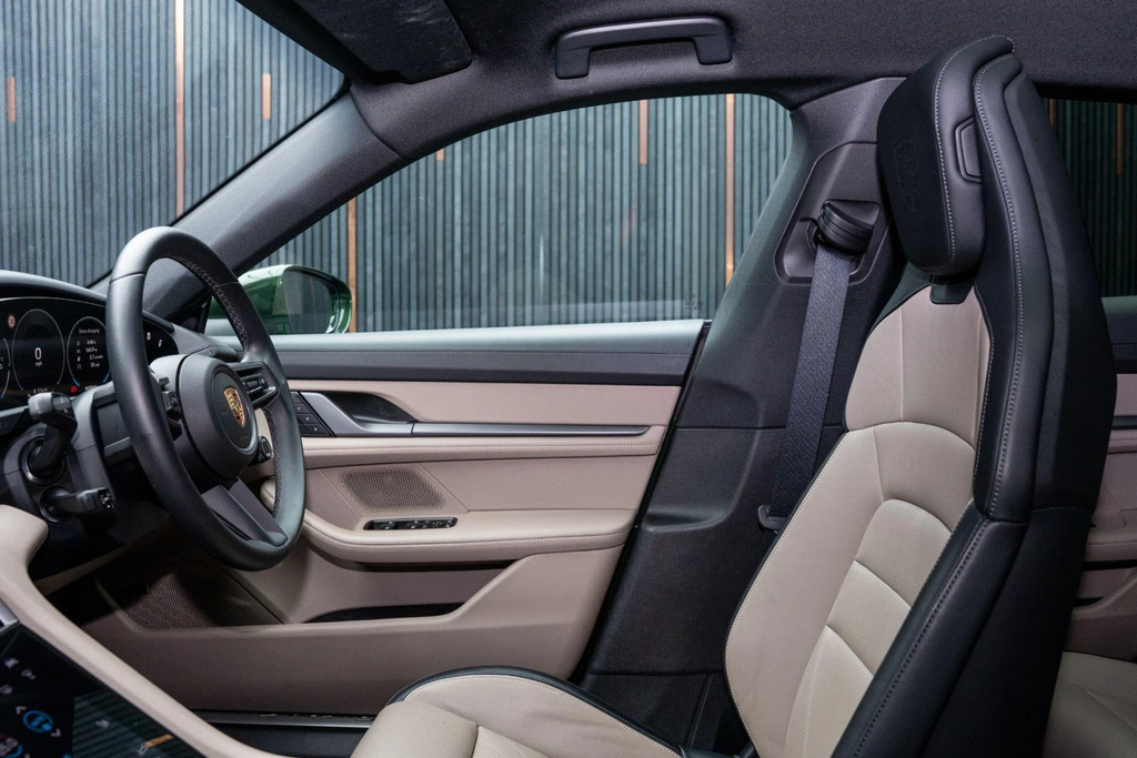 Porsche Taycan Turbo 2024 Green #39