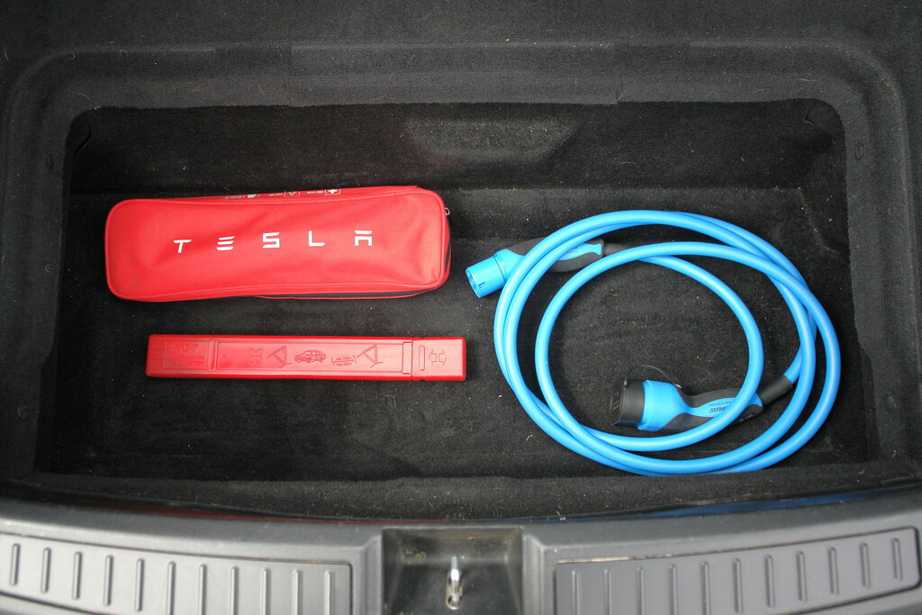 Tesla Model S 241Kw 75Kwh Dual Motor Vat Qualifying Car Blue #17
