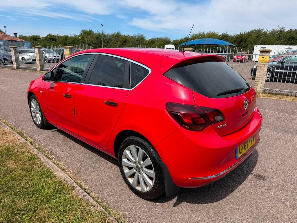 Vauxhall Astra 1.6 16V Se Euro 5 Red #4