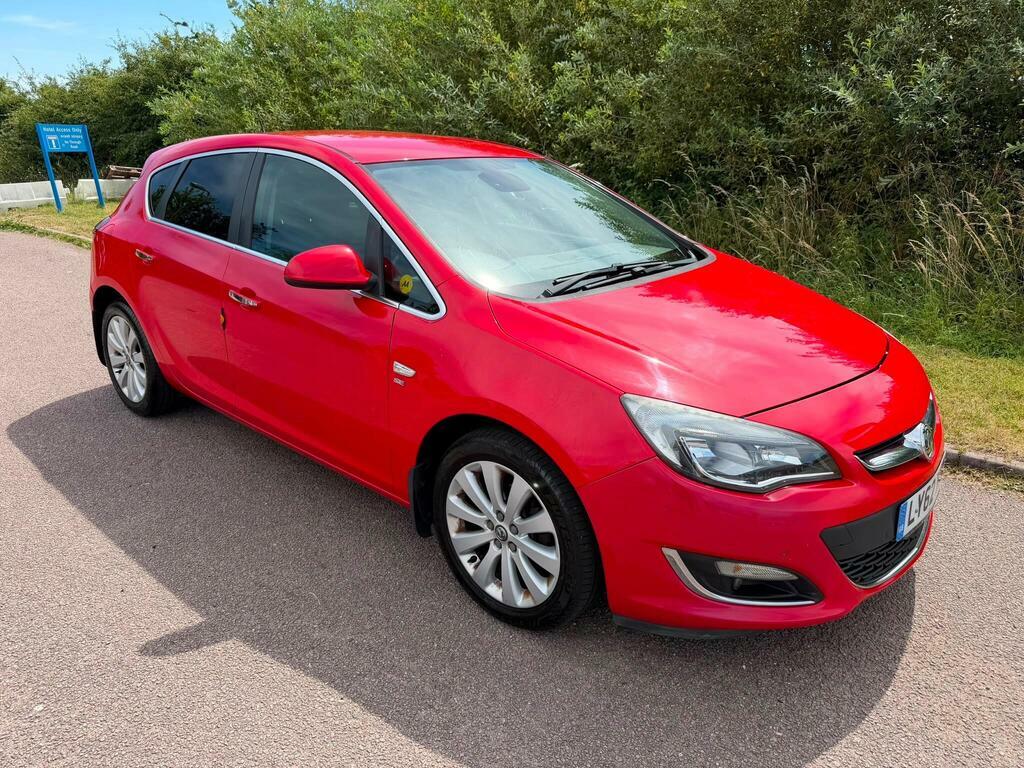 Vauxhall Astra 1.6 16V Se Euro 5 Red