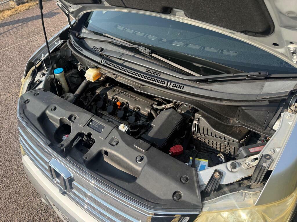 Honda StepWagon  Silver #24