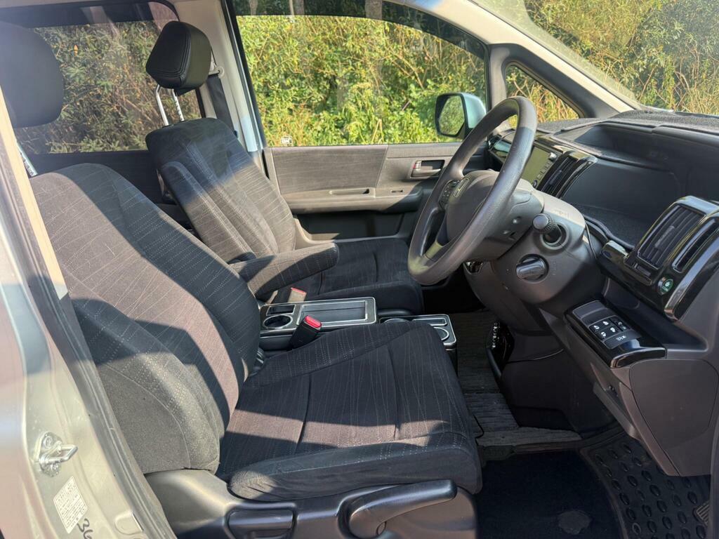 Honda StepWagon  Silver #16
