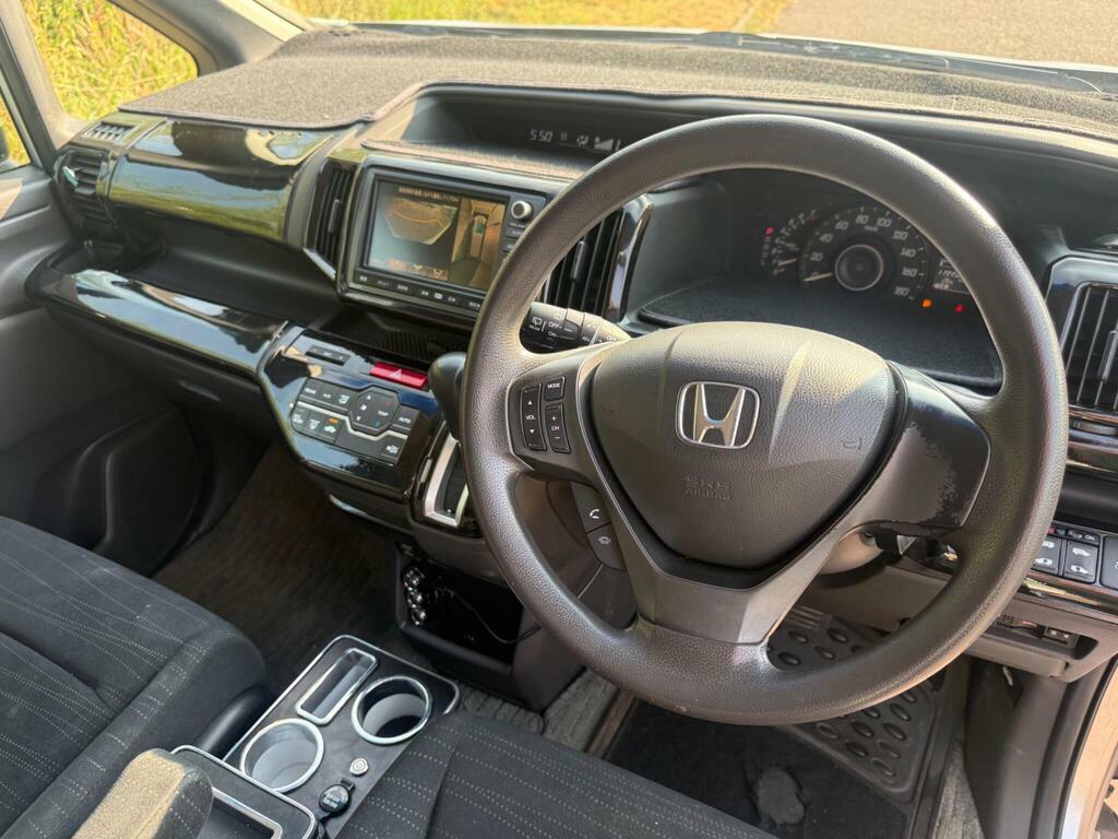 Honda StepWagon  Silver #9